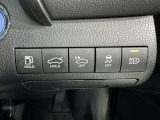 オートマチックハイビームとは、先行車や対向車のライトを認識し、ハイビームとロービームを自動で切り替える機能です。夜道の視界を確保します。詳細は販売店スタッフまでおたずねください。