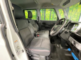 運転席シート廻りは使用感も少なく、良好な状態となっています。丁寧に使われていたことがよくわかりますね。