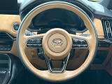 【純正革巻きステアリング】上質な革を使用することで、手にしっかり馴染みとても運転しやすいハンドルです♪