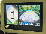 【全方位モニター用カメラ】専用のカメラにより、上から見下ろしたような視点で360度クルマの周囲を確認することができます☆死角部分も確認しやすく、狭い場所での切り返しや駐車もスムーズに行えます。