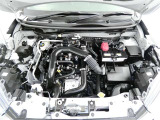 【エンジンルーム】・・・内外装だけでなくこちらもクリーニング済み。 納車までにもう1度しっかり点検いたしますので、安心してお乗りいただけると思います。