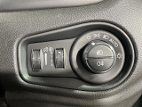 【オートライト(AUTO)】外の明るさをシステムが感知して、自動でヘッドライトが点灯します!ヘッドライトをつけ忘れを防ぐ便利機能です。