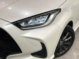 【LEDヘッドライト】悪天候や夜間走行時も良好な視界を確保し安心して運転できる高輝度LEDヘッドライトを装備!点灯速度が早く、消費電力も抑えられています。