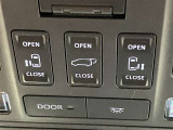 運転席天井部のサテライトスイッチです。