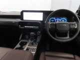 ぜひ展示車の運転席に座ってみてください。