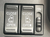 【両側パワースライドドア】スマートキーや運転席のスイッチで後席両側スライドドアの開閉が可能♪電動だから力を入れてドアを開ける必要が無く、小さなお子様でも簡単に開け閉めでき快適です♪