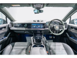 運転席からの眺めです。視界の良さが特徴です。