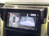 【パノラミックビューモニター】専用のカメラにより、上から見下ろしたような視点で360度クルマの周囲を確認することができます☆死角部分も確認しやすく、狭い場所での切り返しや駐車もスムーズに行えます。