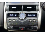 ★運転席と助手席でそれぞれお好みに合わせて温度設定が行えるフルオートエアコンです。外気温や室温、日射量を感知し、吹き出し温度、風量を緻密に制御します