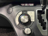 AUTOエアコンを装備しています♪室内の温度を設定するとセンサーが室温を感知して、温度、風量を自動的にコントロ-ルして快適な空間を作ってくれます!