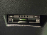 ETCカードを挿入することで高速道路を利用する際の支払いがキャッシュレスになったり、ETCスマートインターチェンジが利用できます。保証は製造メーカー修理保証のみで期間外のものは対象外となります。