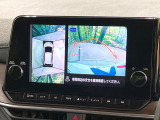 【アラウンドビューモニター】専用のカメラにより、上から見下ろしたような視点で360度クルマの周囲を確認することができます☆死角部分も確認しやすく、狭い場所での切り返しや駐車もスムーズに行えます。