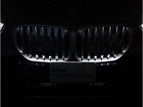 【キドニーグリル】BMWは約90年もの間、ほぼ全ての車両にひと目でBMWだと分かるこの特徴的なフロントグリルが備えられ、デザイン・アイコンとして親しまれてきました。