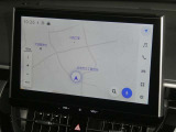 【10.5インチ純正ナビ】純正ナビを装備。タッチパネル式で使いやすく、詳細地図により目的地をピンポイントで設定できます。初めての道でも迷いにくく、ロングドライブも快適ですよ♪