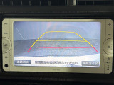 【バックモニター】後ろのカメラの映像をモニターに映し出すことができます!後方の見えない死角や、障害物との距離感をしっかり確認することができます!駐車が苦手な方におすすめです。