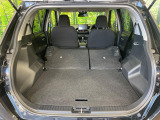 普段のお買い物や通勤、送迎等に十分な荷室スペースを確保しております。セカンドシートを倒すと、大きな荷物の積載も可能です♪