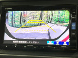 【バックカメラ】駐車時に後方がリアルタイム映像で確認できます。大型商業施設や立体駐車場での駐車時や、夜間のバック時に大活躍!運転スキルに関わらず、今や必須となった装備のひとつです!