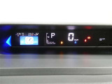 各操作スイッチは使いやすい位置に配置され、とっても見やすいメーターです。夜間時はラグジュアリーな気分にさせてくれる照明が魅力ですので、夜のドライブも楽しみになりますよ♪