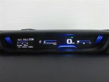 運転席のメータパネル類は常に視界に入る場所ですので、大事なチェックポイントです。ぜひ実際にご乗車ください。