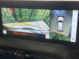 【パノラミックビューモニター】専用のカメラにより、上から見下ろしたような視点で360度クルマの周囲を確認することができます☆死角部分も確認しやすく、狭い場所での切り返しや駐車もスムーズに行えます。