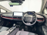 運転席まわりです。 各操作スイッチは使いやすい位置に配置されてます。