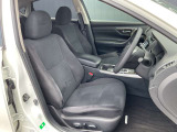 長時間の運転でも疲れにくいシートです。