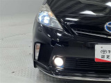 消費電力が少なく長寿命のLEDヘッドライトとハロゲンフォグ!汚れても点灯中にキレイにしてくれるレンズウォッシャー付!