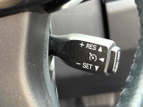 【クルーズコントロール】高速道路もラクラク走行。アクセルを離しても一定速度で走行ができ、長距離運転時の負担を軽減!加速・減速も簡単なスイッチ操作で調整できます。