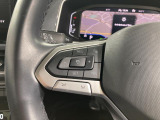 ◆クルーズコントロールにレーダーセンサーを組み合わせ、先行車を測定し設定されたスピードを上限に自動で加減速を行います。一定の車間距離を維持することで、長距離走行でのドライバーの疲労を低減させます。