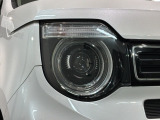 LEDヘッドライトは、点灯の瞬間から最大光量を発揮し、突然暗くなるトンネルなどでの安定感を高めます。