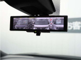 車両後方を映し出します・スマートルームミラー装備です。
