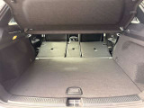 2列目シートを収納した場合の写真です。大型のお荷物や長尺物にお荷物を積み込む際に大変余裕がある収納スペースです。