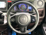 【純正革巻きステアリング】上質な革を使用することで、手にしっかり馴染みとても運転しやすいハンドルです♪