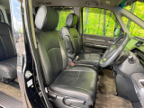 運転席シート廻りは使用感も少なく、良好な状態となっています。丁寧に使われていたことがよくわかりますね。