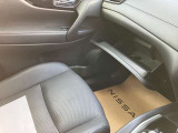 車検証一式が入りやすくなっています。