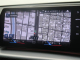 【純正ナビゲーション】BMWのナビゲーションは操作性も良く、詳細な地図情報と交通状況を見やすく表示し、快適なドライビングをサポートしながら目的地までナビゲートします。