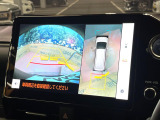 【パノラミックビューモニター】専用のカメラにより、上から見下ろしたような視点で360度クルマの周囲を確認することができます☆死角部分も確認しやすく、狭い場所での切り返しや駐車もスムーズに行えます。
