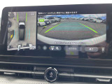 上から見たような画像で車庫入れなどに便利なアラウンドビューモニター