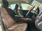 運転席も広々としており運転しやすい環境を実現しています☆室内クリーニングも実施済みです。