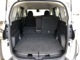 2列目シートを倒せばより大きな荷物も車内へ載せられます!