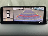 狭い場所での駐車やすれ違いなどでより的確な運転操作に役立つ360&deg;ビューモニターが装備されています。