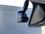 ドライブレコーダー。映像と音声で運転を記録してくれるので万が一の時にも安心です。