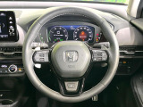 インテリアに合わせたデザインのステアリングは、運転される方のことも考え、運転しやすい形状、大きさです。是非一度、実際に触ってお確かめください。