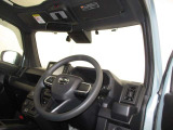 見通しのよいすっきりとした視界で、誰でも運転しやすいです。運転のしやすさは疲れにくさにも繋がりますよ♪