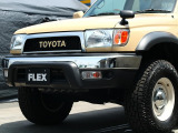 横文字TOYOTAにメッキバンパーがアメリカンなデザインでカッコイイ!