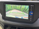 【バックカメラ】駐車時に後方がリアルタイム映像で確認できます。大型商業施設や立体駐車場での駐車時や、夜間のバック時に大活躍!運転スキルに関わらず、今や必須となった装備のひとつです!