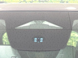 【ホンダセンシング】走行中に前方の車両等を認識し、衝突しそうな時は警報とブレーキで衝突回避と被害軽減をアシスト。より安全にドライブをお楽しみいただけます。