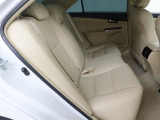 リアシートも厚く、長時間の移動もらくらくです!車種によってはラゲージスペースやトランクへのアクセスも可能!乗り心地・使い勝手共に充実です!!