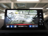 バックカメラの画像です。ガイドラインがスムースな車庫入れをサポートいたします。車庫入れの安心感がアップしますね。