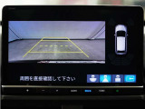 バックカメラ搭載です!車庫入れが苦手な人はもちろん、車両感覚に自信がある人にもお勧めです!見えない箇所が見えるようになるので、低い障害物や隠れてしまっている子供の存在等にも気付く事が出来ます。